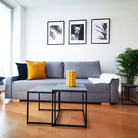 Апартаменты Central 301 With Balcony Брно